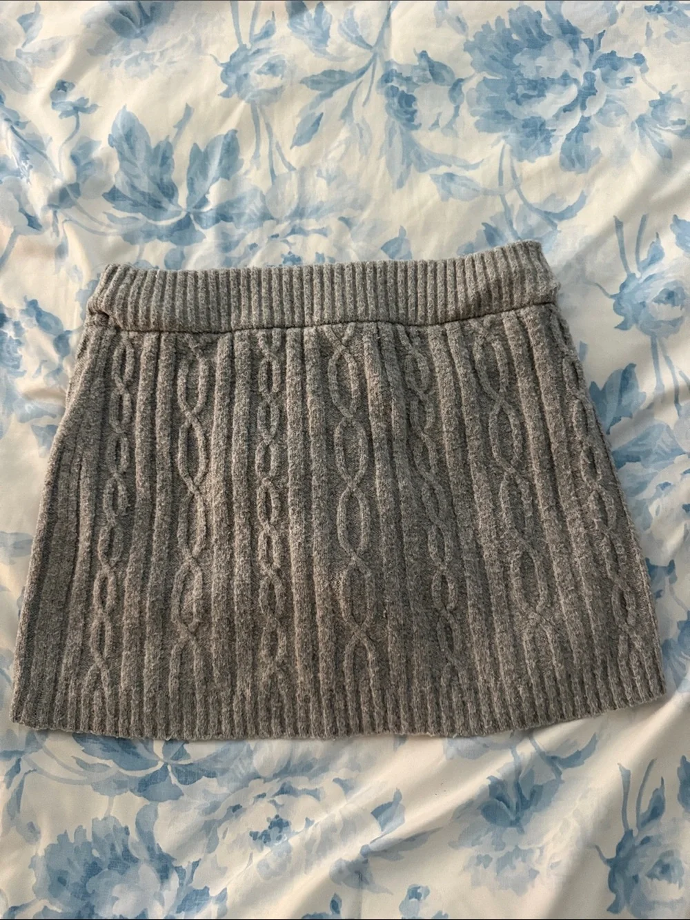 ALO Yoga Gray Cable-Knit Mini Skirt
